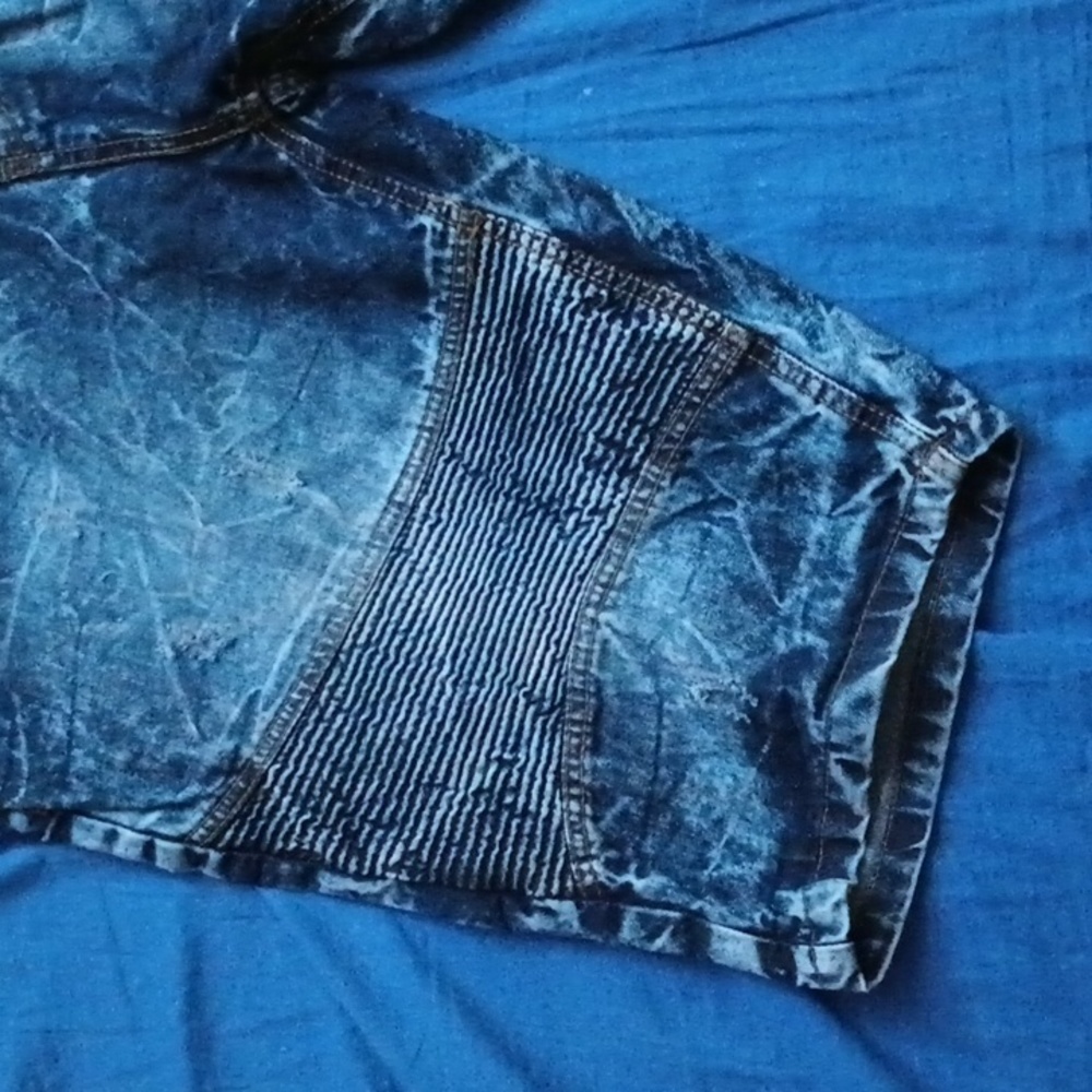 Evolution In Design moto shorts - Picture 2 of 4